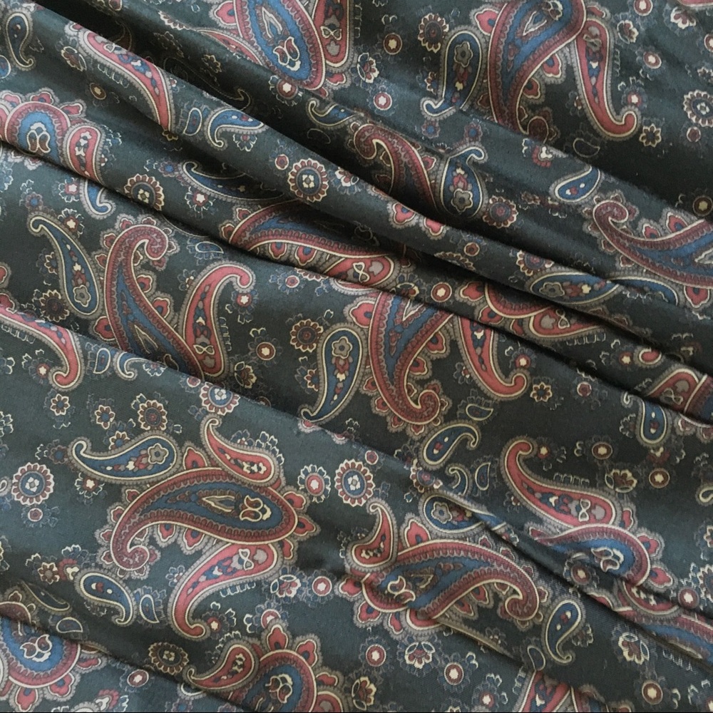 Vintage 80s deep charcoal gray paisley skirt